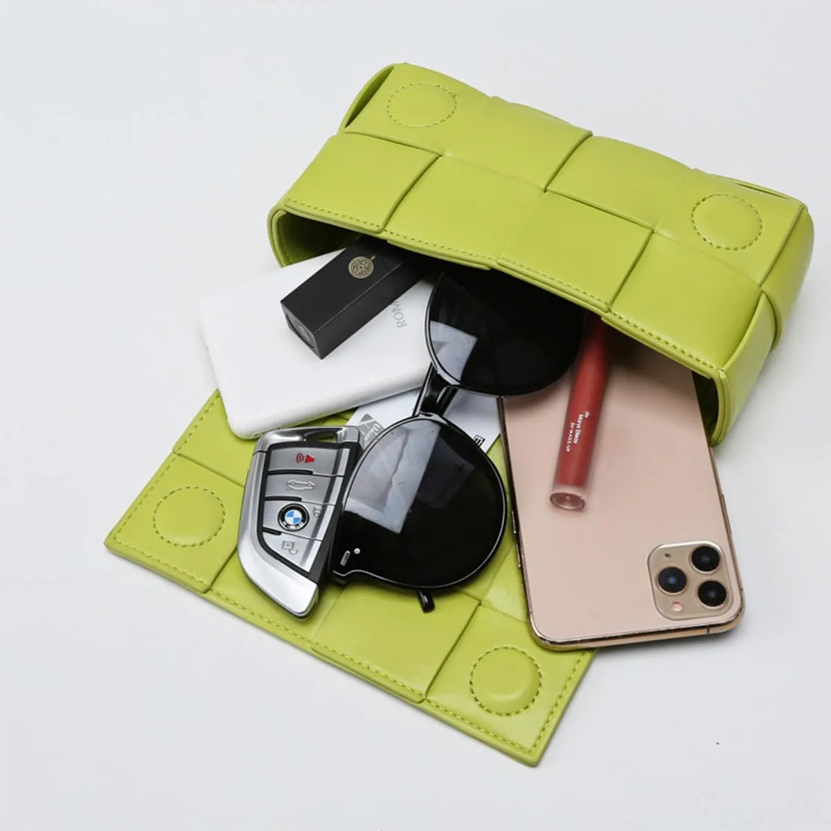 Fanny Pack with Convertible Crossbody Shoulder Bag for Women, Woven Cassette-Style Handbag Purse with Adjustable Belt (Kiwi green)